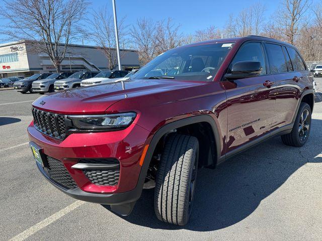 new 2025 Jeep Grand Cherokee car, priced at $43,355