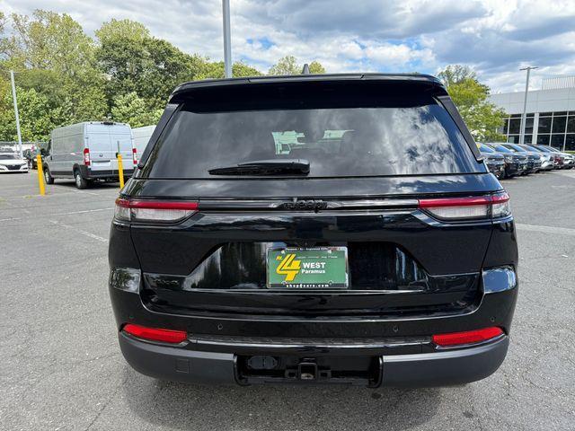 new 2025 Jeep Grand Cherokee car, priced at $42,824