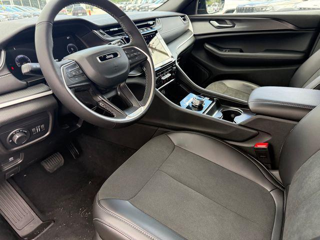 new 2025 Jeep Grand Cherokee car, priced at $42,824