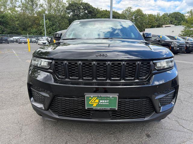 new 2025 Jeep Grand Cherokee car, priced at $42,824