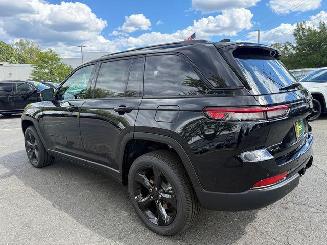 new 2025 Jeep Grand Cherokee car, priced at $42,824