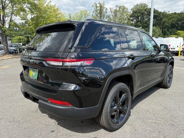 new 2025 Jeep Grand Cherokee car, priced at $42,824