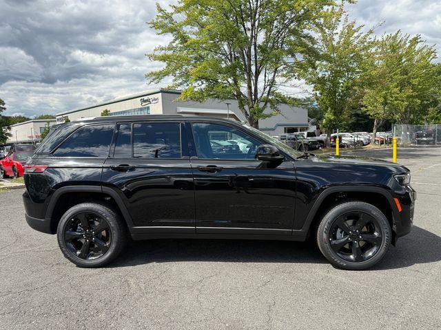 new 2025 Jeep Grand Cherokee car, priced at $42,824