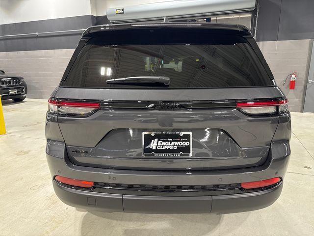 new 2025 Jeep Grand Cherokee car, priced at $43,355