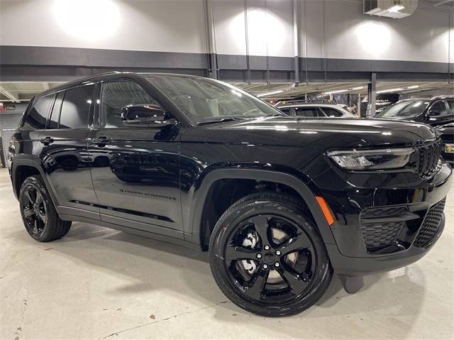 new 2024 Jeep Grand Cherokee car, priced at $48,175