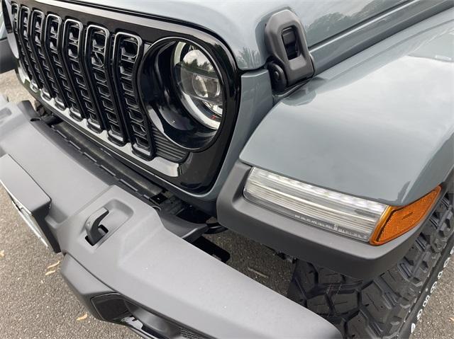 new 2024 Jeep Gladiator car, priced at $52,385