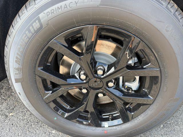 new 2025 Jeep Grand Cherokee L car, priced at $43,018