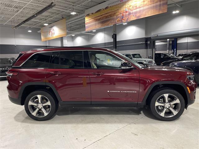 new 2024 Jeep Grand Cherokee car, priced at $53,385