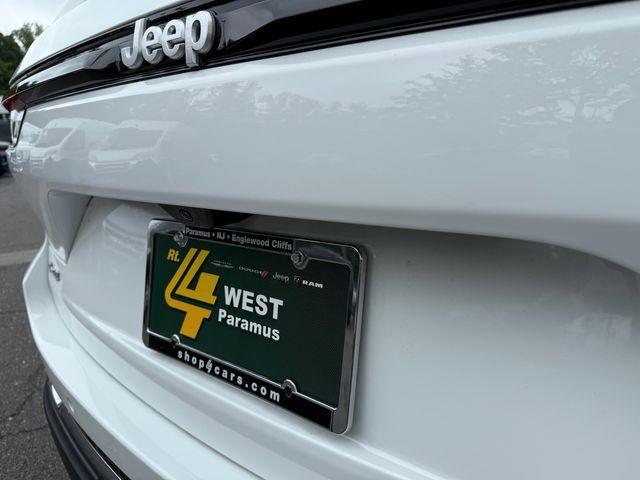 new 2025 Jeep Grand Cherokee car, priced at $45,137