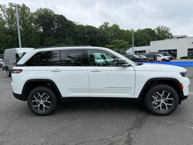 new 2025 Jeep Grand Cherokee car, priced at $45,137