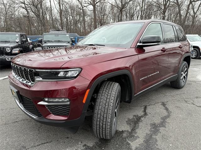 new 2025 Jeep Grand Cherokee car, priced at $46,810