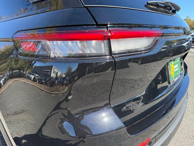 new 2025 Jeep Grand Cherokee car, priced at $45,050