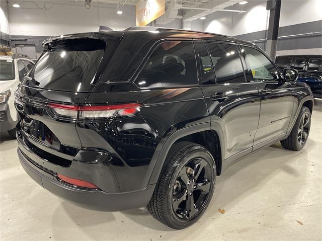 new 2024 Jeep Grand Cherokee car, priced at $44,209