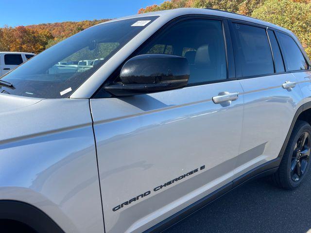 new 2025 Jeep Grand Cherokee car, priced at $48,375