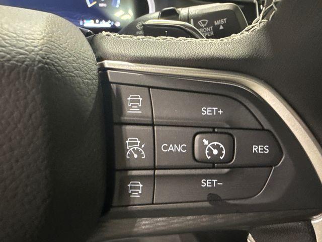 new 2025 Jeep Grand Cherokee car, priced at $40,772
