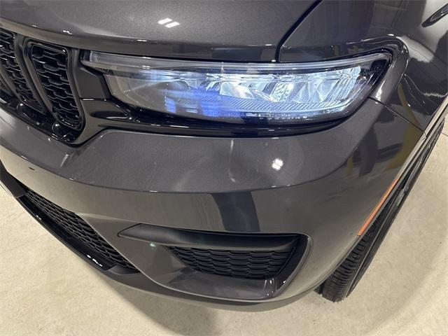 new 2025 Jeep Grand Cherokee car, priced at $43,855