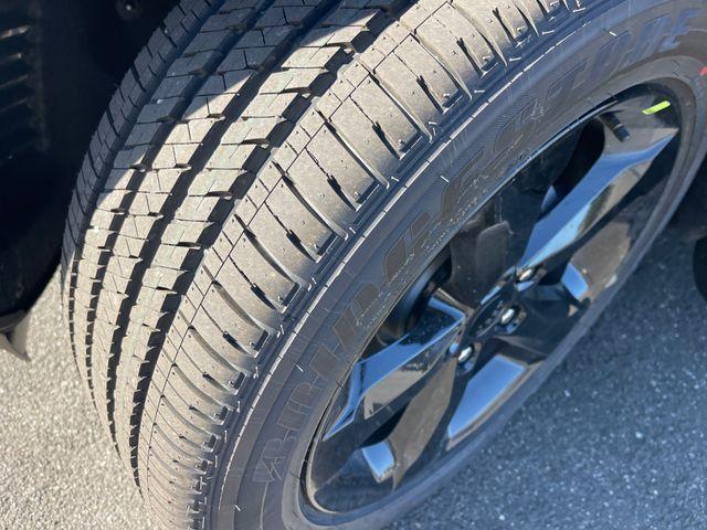 new 2025 Jeep Grand Cherokee car, priced at $45,050