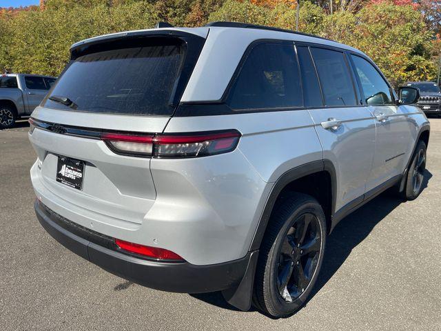 new 2025 Jeep Grand Cherokee car, priced at $45,050