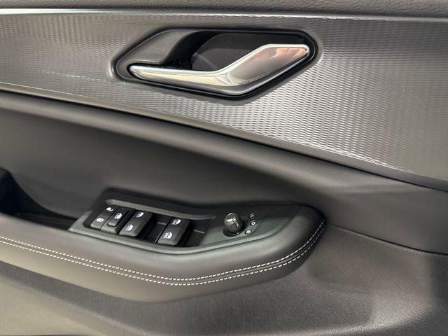 new 2025 Jeep Grand Cherokee car, priced at $40,772