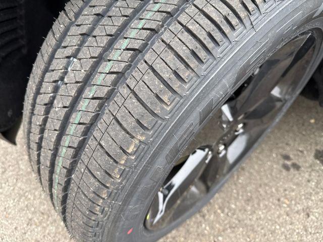 new 2025 Jeep Grand Cherokee car, priced at $41,928