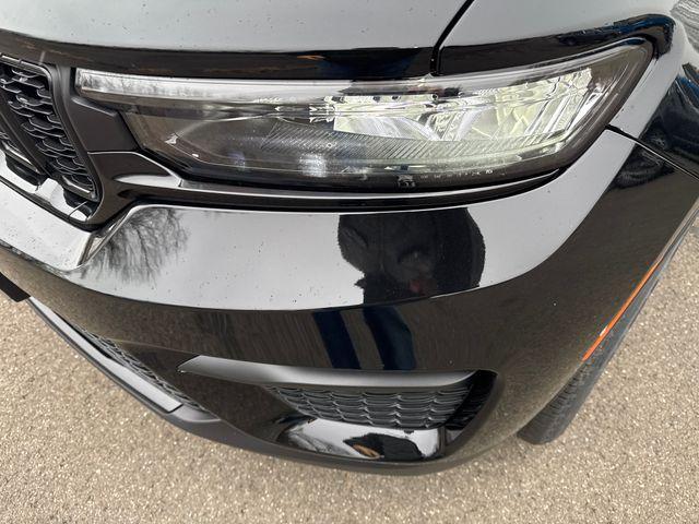 new 2025 Jeep Grand Cherokee car, priced at $41,928