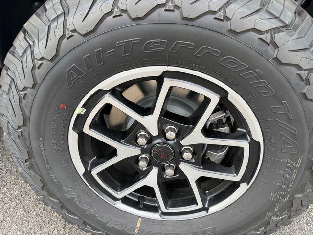 new 2025 Jeep Wrangler car, priced at $60,033