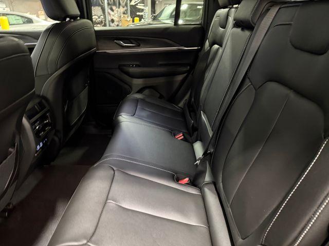 new 2025 Jeep Grand Cherokee car, priced at $43,381