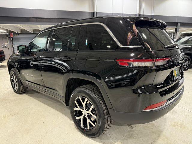 new 2025 Jeep Grand Cherokee car, priced at $43,381