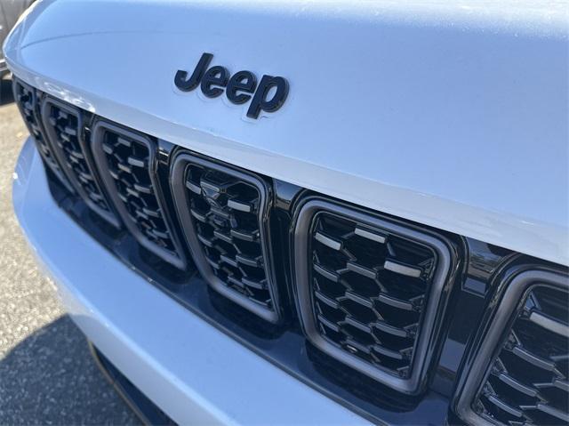 new 2025 Jeep Grand Cherokee car, priced at $68,555