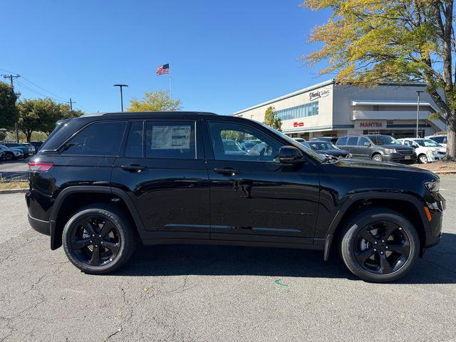 new 2025 Jeep Grand Cherokee car, priced at $44,050