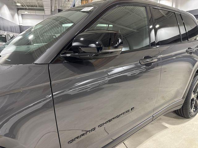 new 2025 Jeep Grand Cherokee car, priced at $41,928
