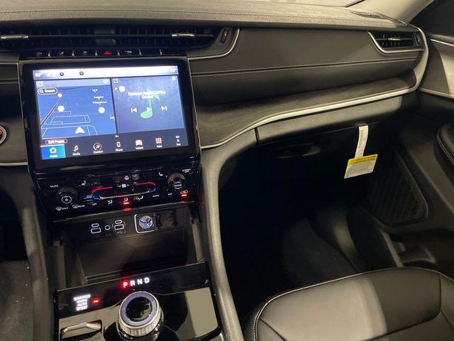 new 2025 Jeep Grand Cherokee car, priced at $45,870