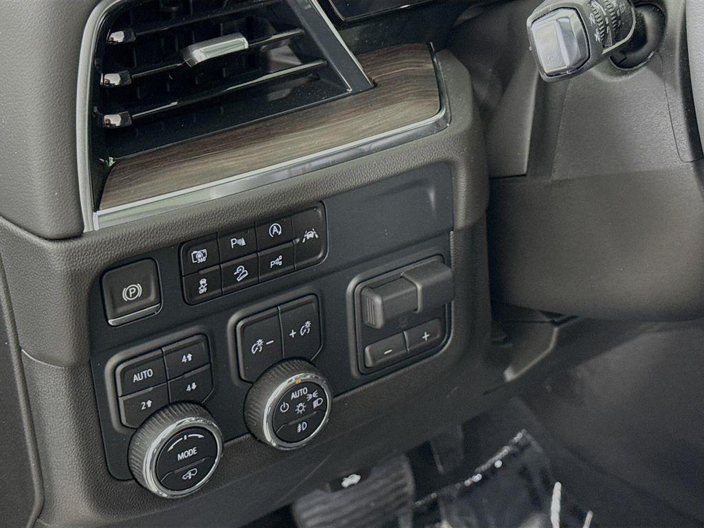 used 2025 Chevrolet Suburban car, priced at $73,987