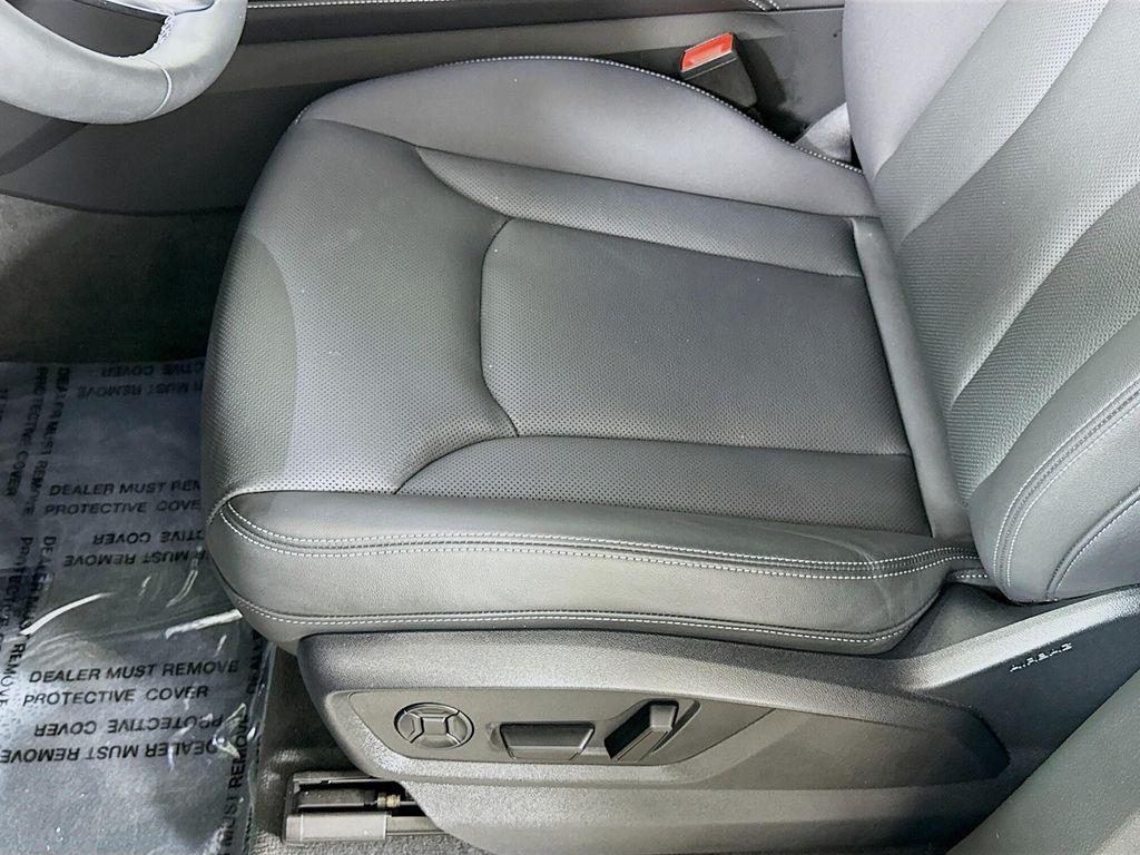 used 2025 Audi Q7 car, priced at $59,987