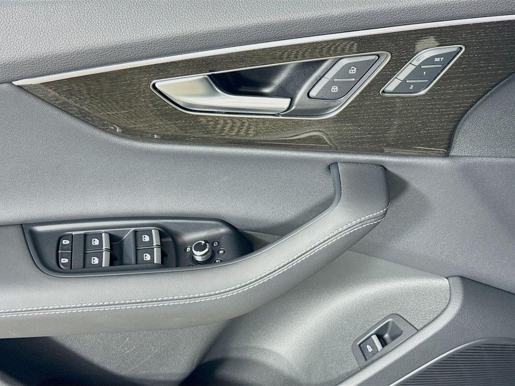 used 2025 Audi Q7 car, priced at $59,987