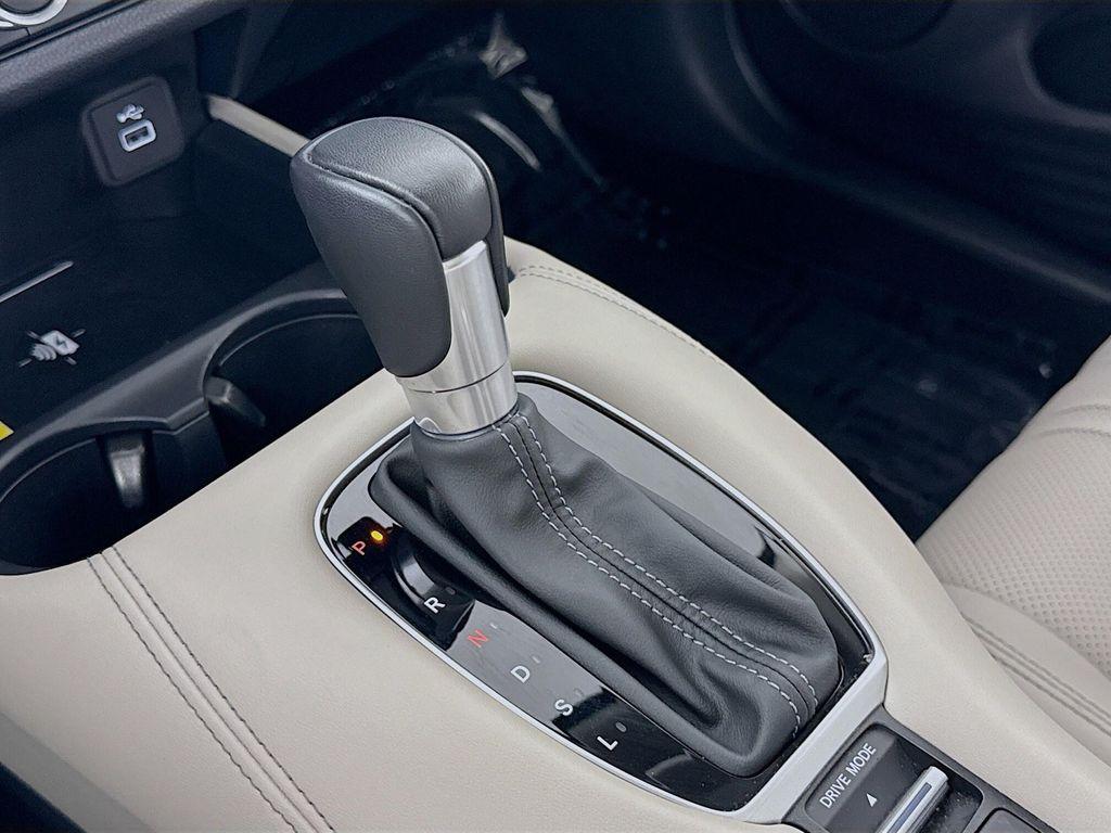 used 2025 Honda HR-V car, priced at $27,997