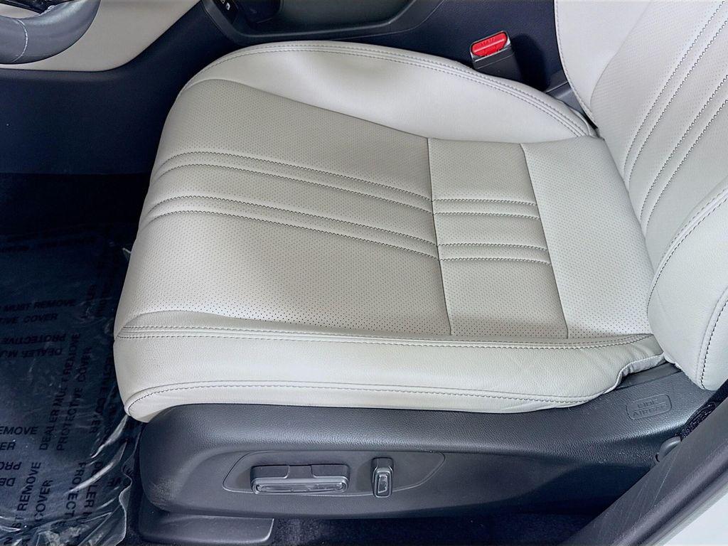 used 2025 Honda HR-V car, priced at $27,997