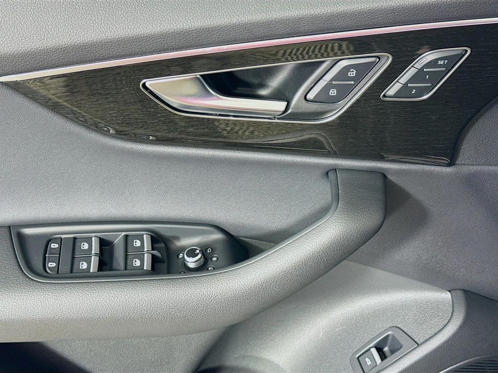 used 2025 Audi Q7 car, priced at $51,987