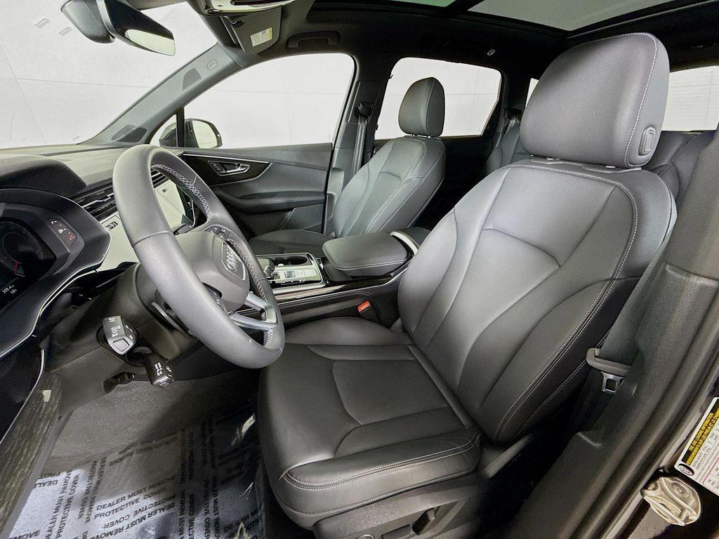 used 2025 Audi Q7 car, priced at $59,987