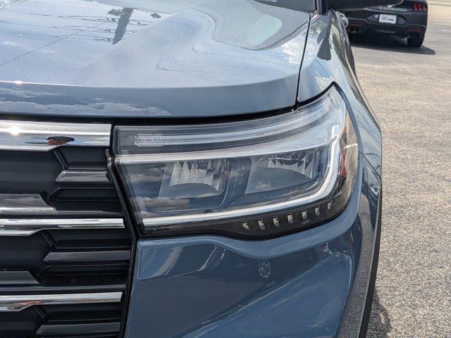 new 2025 Ford Explorer car, priced at $35,984