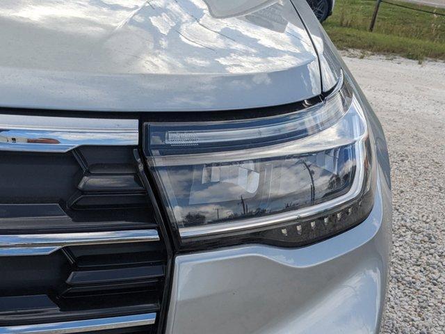 new 2025 Ford Explorer car, priced at $42,995