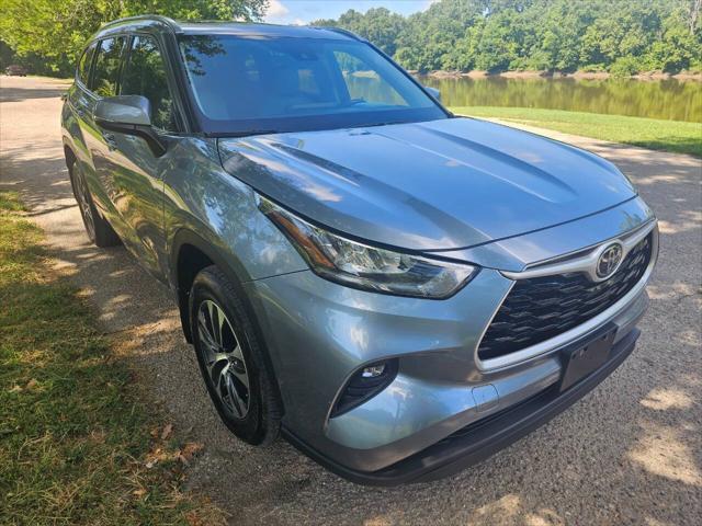 used 2020 Toyota Highlander car, priced at $27,988