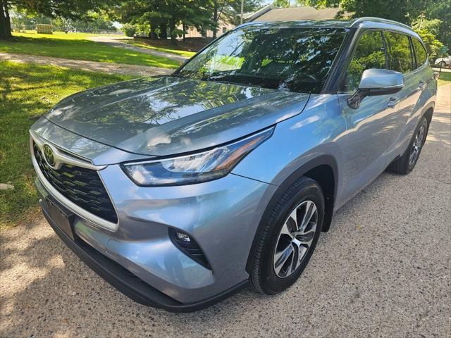 used 2020 Toyota Highlander car, priced at $27,988