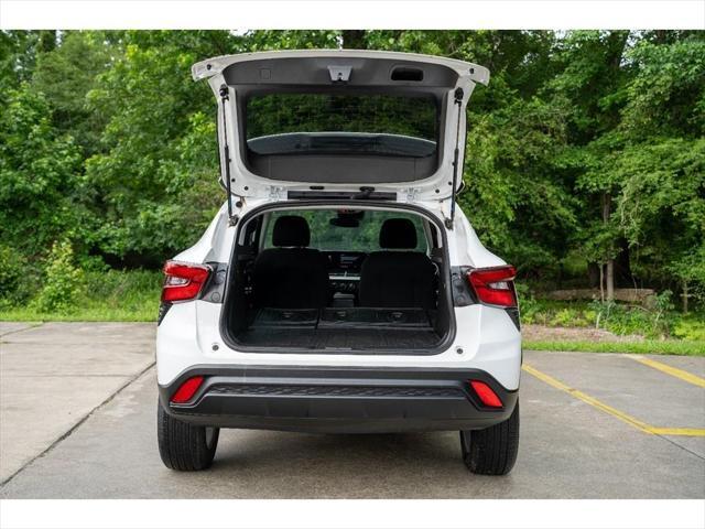 used 2024 Chevrolet Trax car, priced at $20,995