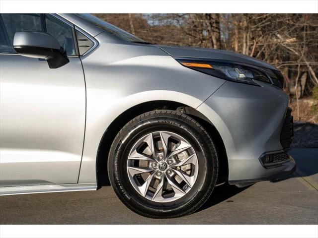 used 2022 Toyota Sienna car, priced at $39,995
