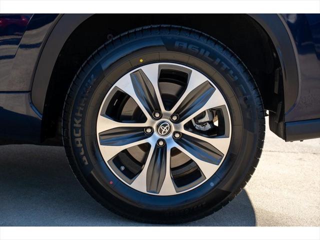 used 2021 Toyota Highlander car, priced at $34,995