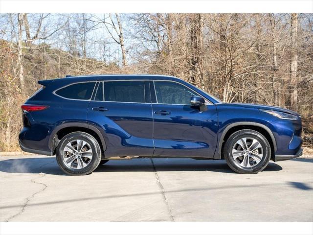 used 2021 Toyota Highlander car, priced at $34,995