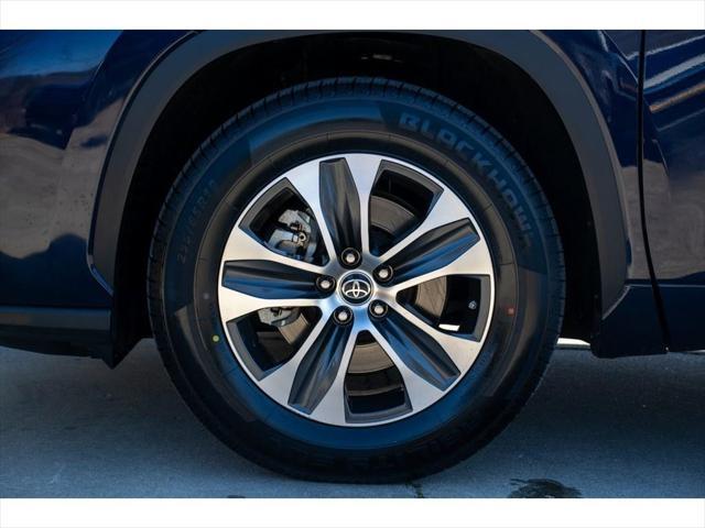 used 2021 Toyota Highlander car, priced at $34,995