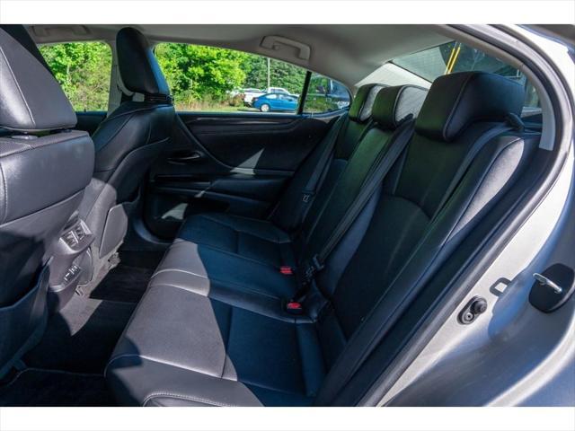 used 2020 Lexus ES 300h car, priced at $34,500