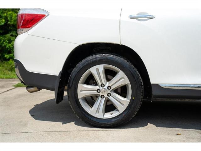 used 2013 Toyota Highlander car, priced at $13,995